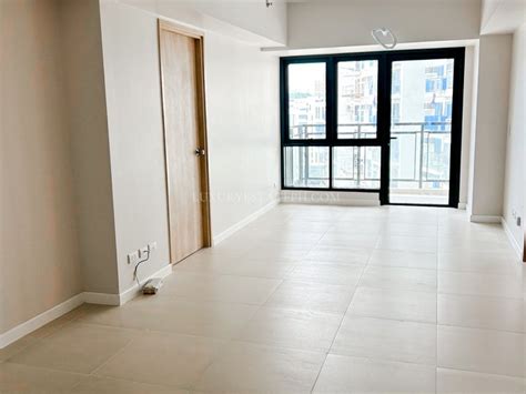 Condo For Sale in Ayala Alabang , Muntinlupa .